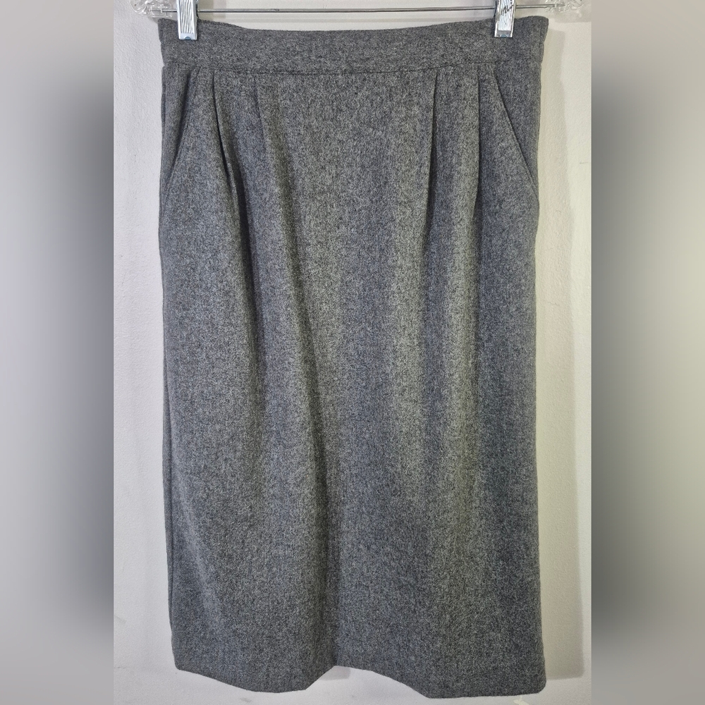 BFA Classic Size 6  Elegant Gray Wool Women's Skirt